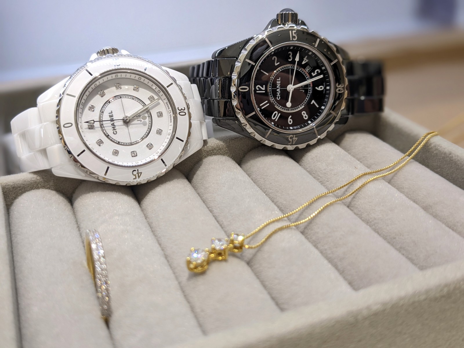 シャネルのレディース時計J12は不動の人気。愛され時計のコレクション ...