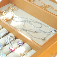 古いネックレス